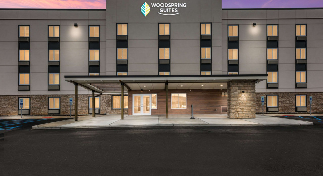 WoodSpring Suites Linden