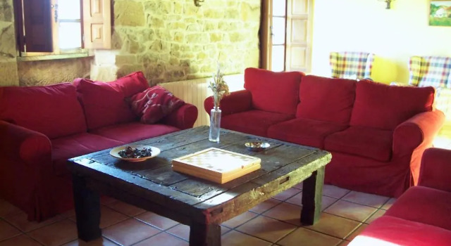 Коттедж с 4 комнатами Casa rural La Toba I y II