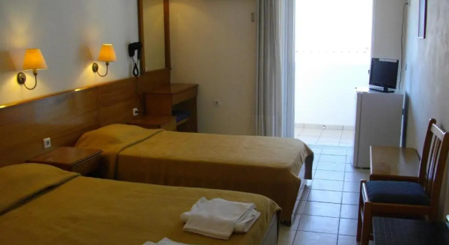 Трёхместный номер Standard Andreolas Beach Hotel
