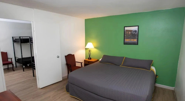 Seksdobbelt suite Modern Motel