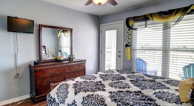 Third Floor Seabatical Condo in Mustang Island by Redawning, Rezerwuj Apartament Port Aransas 