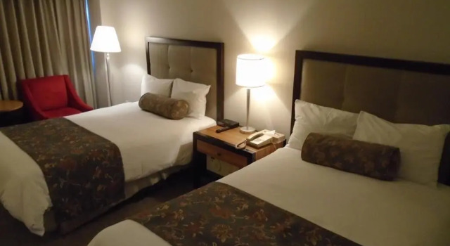 Четырёхместный номер Standard Oxford Palace Hotel