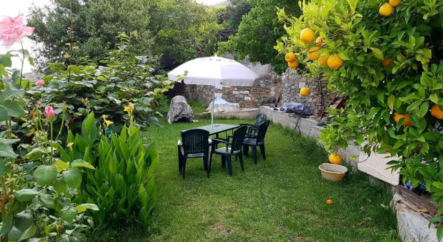Koukourava Garden, Book Hotel Makrinítsa 