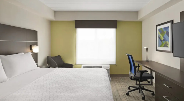 Люкс c 1 комнатой Holiday Inn Express Hotel & Suites Fort Myers East - The Forum by IHG