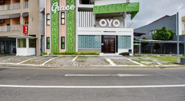 OYO 511 Grace Residence, Book Hotel Billige hoteller i Sambikerep