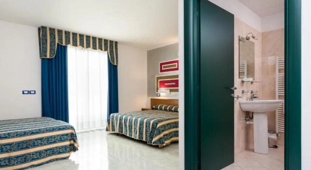 Четырёхместный номер Standard Hotel Centrale