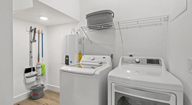 Коттедж Spectacular 3br 4ba w/ Private Pool, 2 Min Walk to Beach - Sleeps 15!