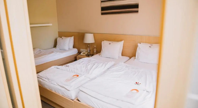 Трёхместный номер Standard с балконом Wabi Hotel - Beauty & Dental Center