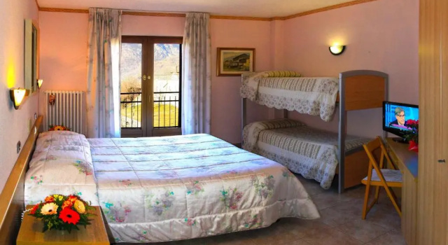 Четырёхместный номер Standard Hotel Les Saisons