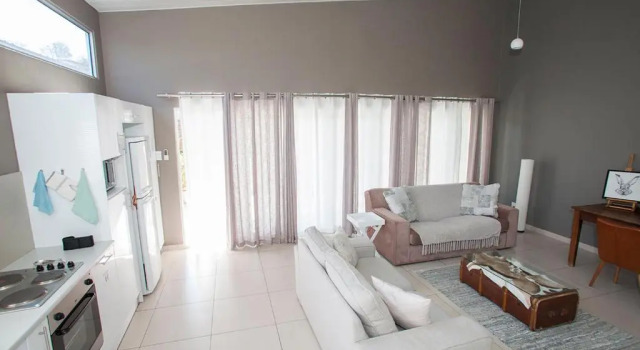 RnB's Studio Apartment, Book Lejlighed Windhoek Khomas, nær Windhoek Independence Stadium