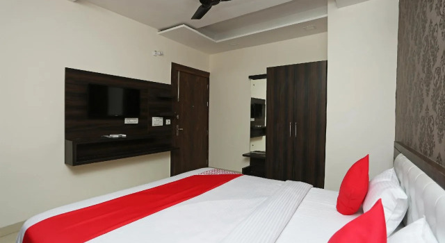Hotel Vyom Vilas By OYO Rooms, Забронировать Отель Амбала штат Харьяна
