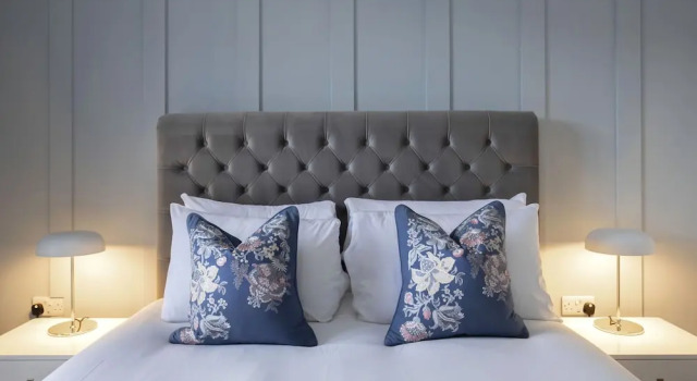 Апартаменты Elliot Oliver - Luxurious Two Bedroom Apartment in The Docks