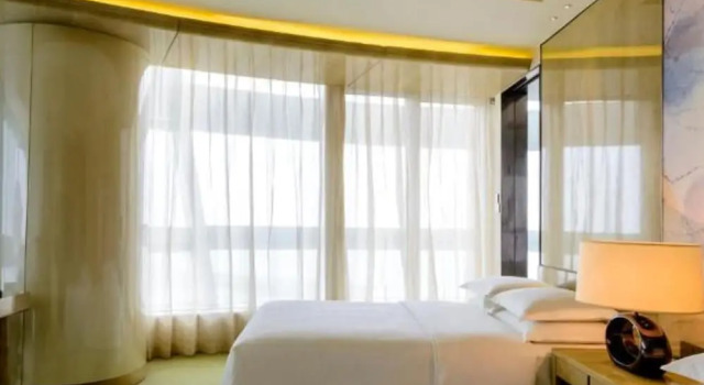 Двухместный номер Standard с балконом Sheraton Huzhou Taihu Lake Hot Spring Resort & Spa