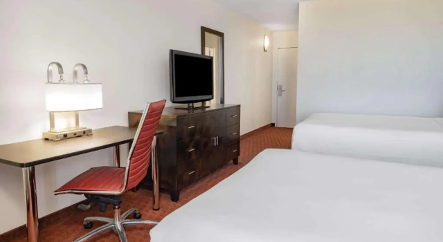 Четырёхместный номер Standard Wyndham Sacramento