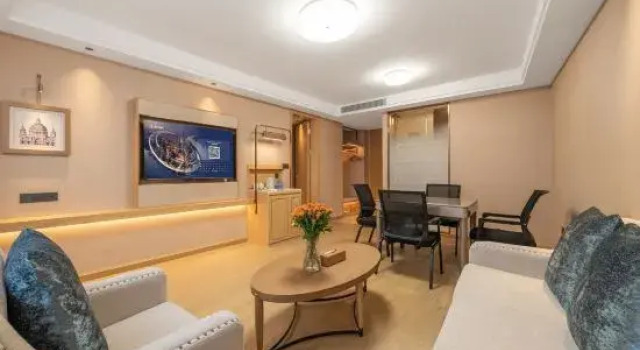 Люкс Superior Vienna Hotel (Guiyang Fountain Subway Station Yangmingci Subway Station)