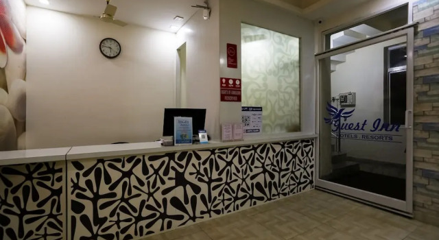 OYO 10271 Hotel Guest INN