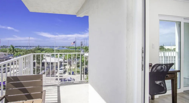Люкс c 1 комнатой с балконом и с видом на залив Skipjack Resort & Marina