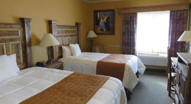 Четырёхместный номер Standard La Hacienda Inn near Alamodome & Riverwalk