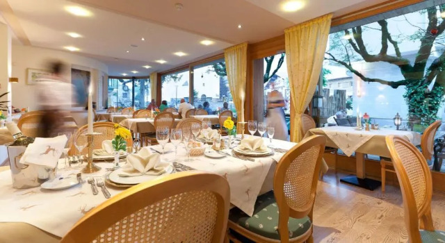 Hotel "Zum Ritter", Rezervați Hotel Tannheim Tannheimer Tal