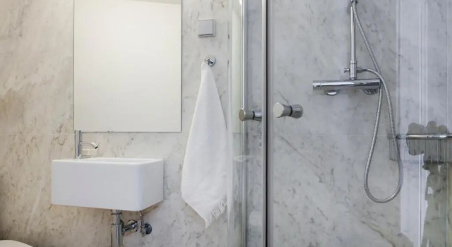 Апартаменты Superior Alfama Sophisticate Flat With Balconies 2Bedrs 2Baths & AC in 19th Century Building Historic Center