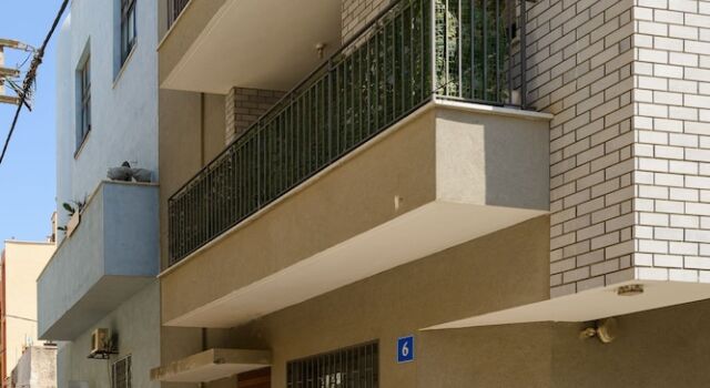 Elegant Duplex with XL Patio by FeelHome