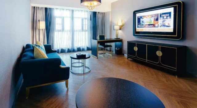 Люкс Executive Xinyi Central Orange Crystal