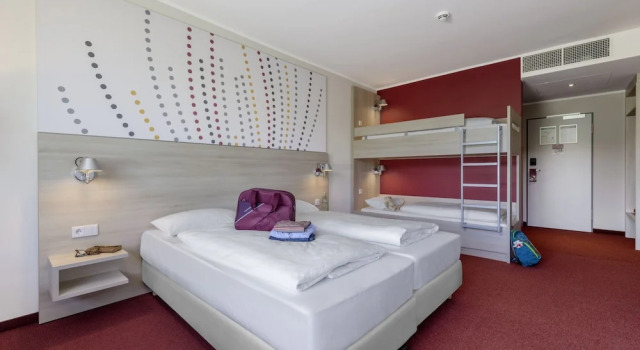 Семейный номер Standard c 1 комнатой с балконом Serways Hotel Remscheid