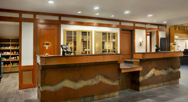 Embassy Suites by Hilton Denver International Airport, Buchen Sie Hotel Hotels in Denver mit Pool, Schwimmbad