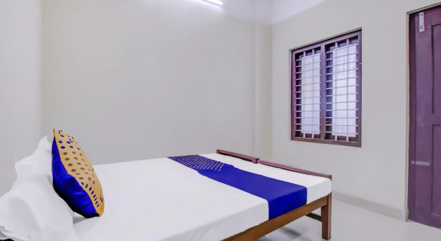 SPOT ON 76148 Vikas Tourist Home, Book Hotel 3-stjernede hoteller i Beypore, 3*