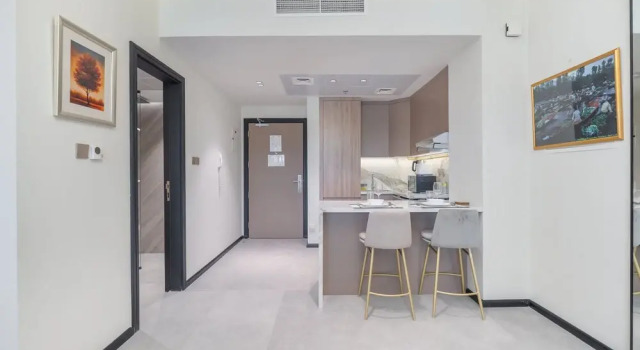 Cozy Studio Near Miracle Garden With Balcony
