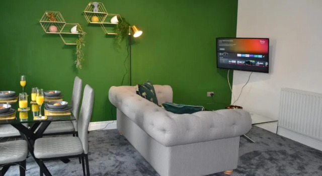 Oak Tree Boutique Apartment - 2 Bedrooms Apartment - Stayseekers