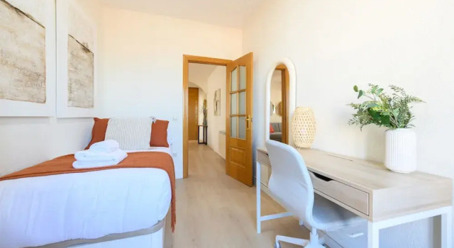 M Arr126 Piso de dos Dormitorios-terraza y Balc, Забронировать Отель Отели Мадрида с парковкой, рядом с Монастырь Энкарнасьон, Парковка