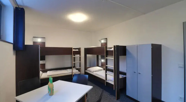 Кровать в общем номере (мужской номер) Jugendherberge City-Hostel Köln-Riehl