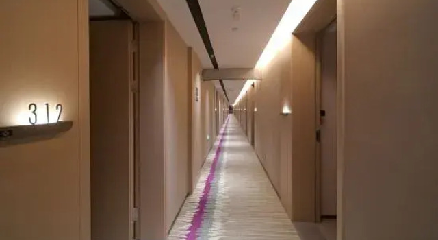 LAVANDE HOTELS(Daqing East Railway  Station And Passenger Terminal Branch), Book Hotel Hotels in Daqing with Parking, Parking