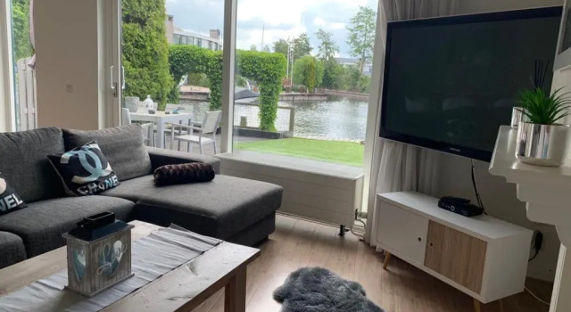 Ferienhaus am Wasser Lemmer 209, Prenota Hotel Lemmer Frisian lakes