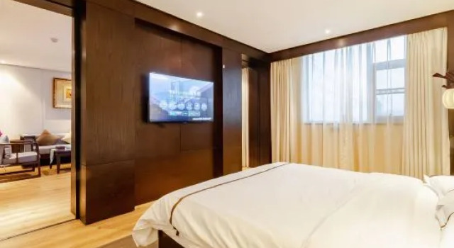 Люкс Classic Qianna Jiuhe Boutique Hotel Zhoukou Shop
