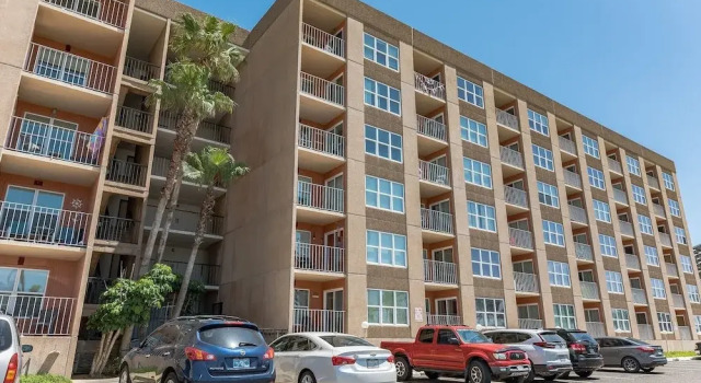 Charming 1 Bedroom, 3 Minute Walk To The Beach Condo by RedAwning, Buchen Sie Ferienwohnung Hotels in Padre Island mit Parkplatz, Parkplätze