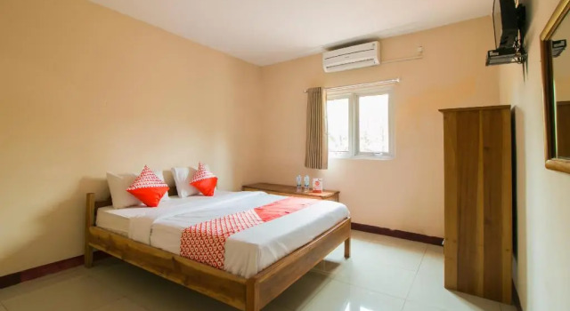OYO 946 Penginapan Menara Megah Syariah, Rezervovat Hotel Pelabuhanratu West Java