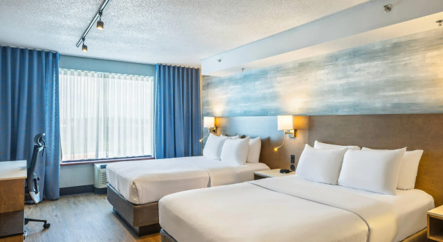 Четырёхместный номер Standard Quality Inn & Suites