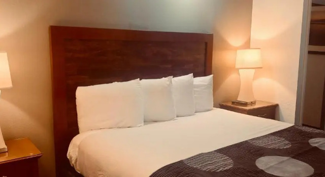 Двухместный номер Standard Oceanside Inn & Suites, a Days Inn by Wyndham
