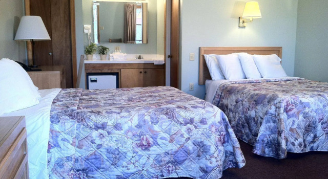Viking Shores Motor Inn, Varaa Mini-hotelli Hotellit New England uima-altaalla, Uima-allas