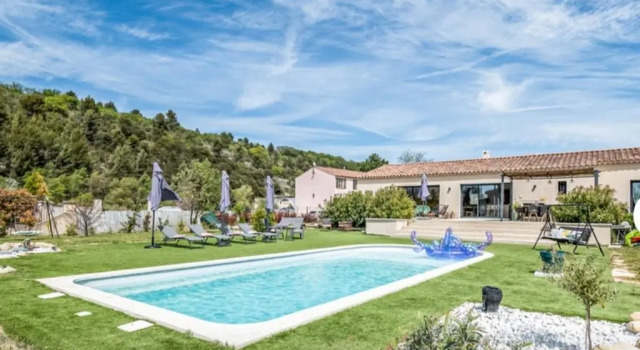 Villa 3 ch, 6/8p, avec piscine Luberon, Provence, Rezervovat Vila Hotely v Luberon s parkováním, Parkování