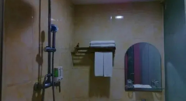Tianhuiduo Business Hotel