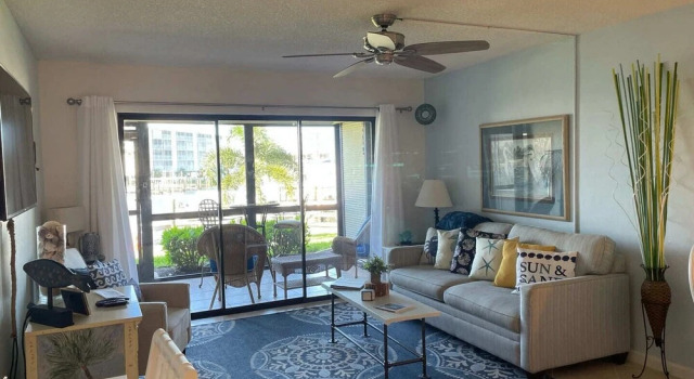 Estero Island Yacht Raquet Club Condo - Beautiful Canal Views