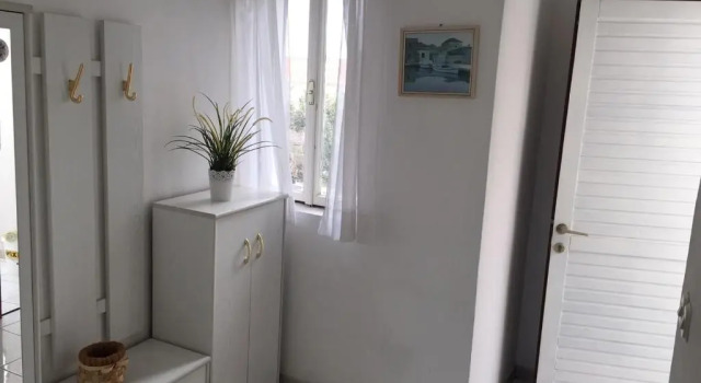 Apartments Tresan, Забронировать Апартаменты/квартира Отели Трибунь с парковкой, рядом с Пристань для яхт Трибуни, Парковка