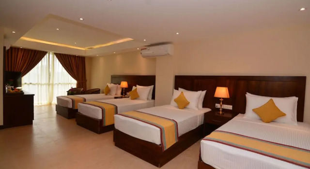 Grand 103