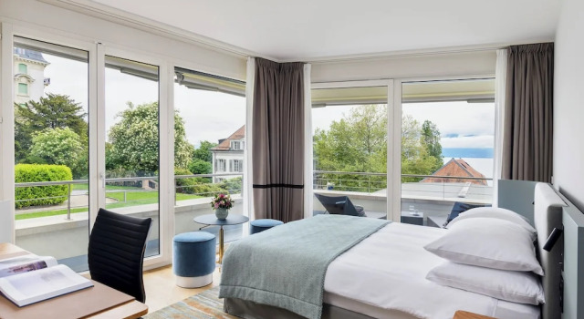 Номер Superior с видом на озеро Hotel Angleterre