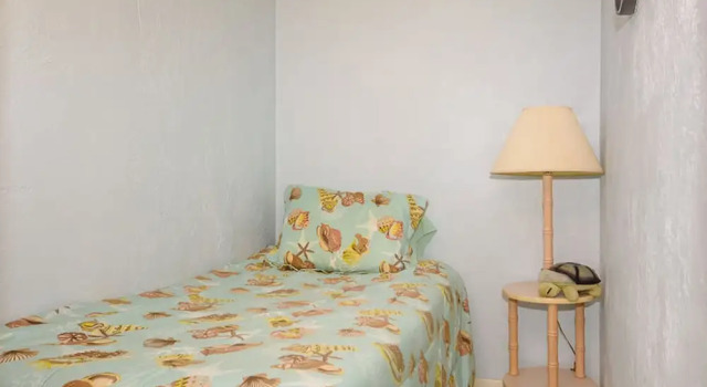 Hacienda del Sol I by Ocean Properties, Забронировать Отель Нью-Смирна-Бич Daytona Beach Area, рядом с Парк 27 Авеню