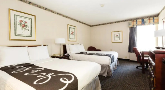 Четырёхместный номер Standard The View Inn & Suites Bethlehem / Allentown / Lehigh Airport