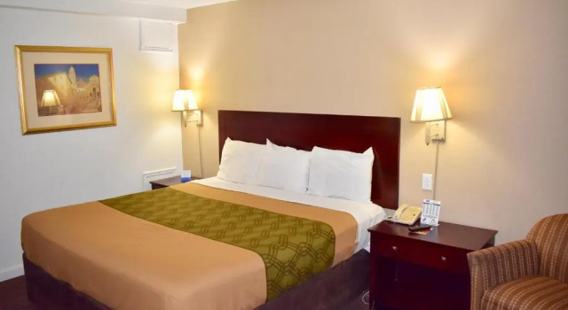 Номер Standard Rodeway Inn Terre Haute near University